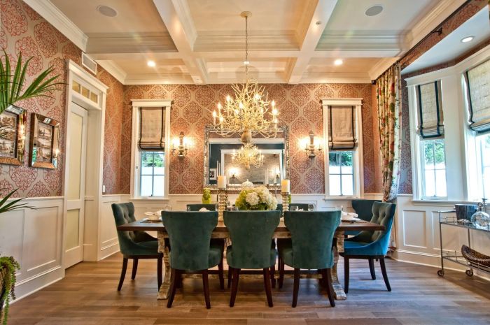 How to decorate plain dining room set