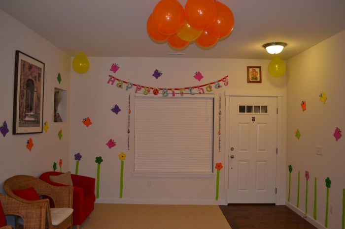 How to decorate a room for birthday wife